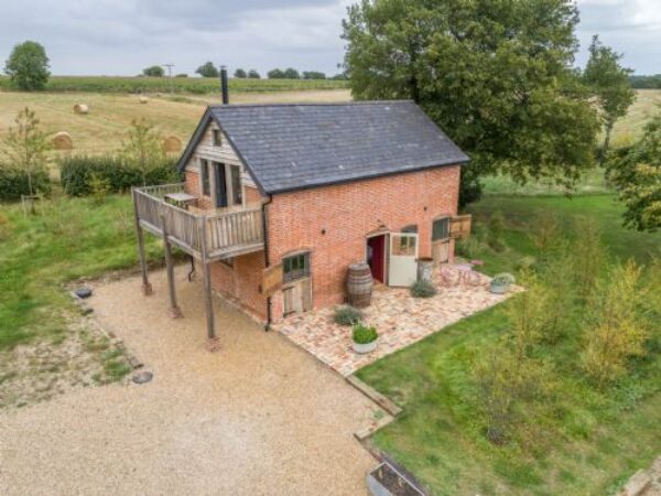 Snow Hall Barn - Image 2